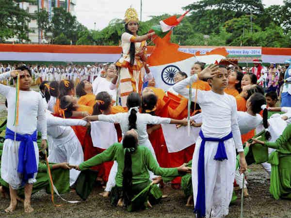 બાળકોએ કર્યા કાર્યક્રમ