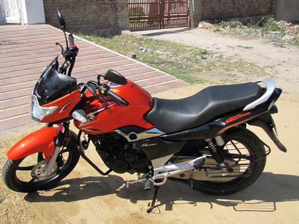 બ્રેક એન્ડ સન્સપેન્શનઃ- સુઝુકી જીએસ 150 આર