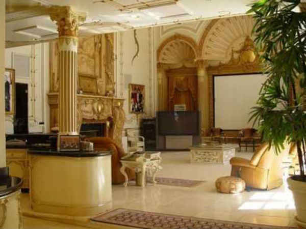 Pictures Of Shahrukh Khan Residence Mannat