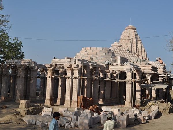 સુપ્રસિદ્ધ સ્વયંભૂ ગણેશ મંદિર