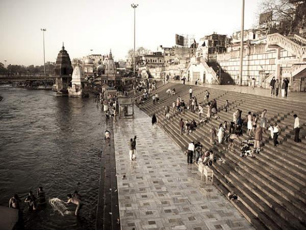 ગંગામાં સ્નાન