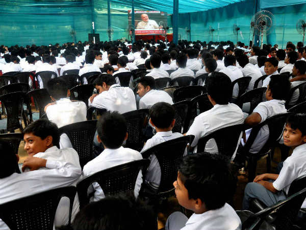 ગુરૂ મોદીએ બાળકોને આપ્યા 11 મંત્ર