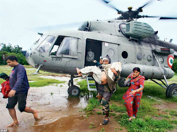 મોરબીના બે પ્રવાસીઓ અટવાયા