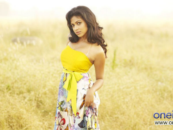 Yummy Yellow Beauties Of Bollywood