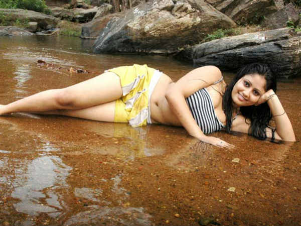 Yummy Yellow Beauties Of Bollywood