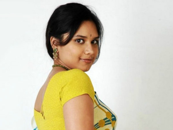 Yummy Yellow Beauties Of Bollywood