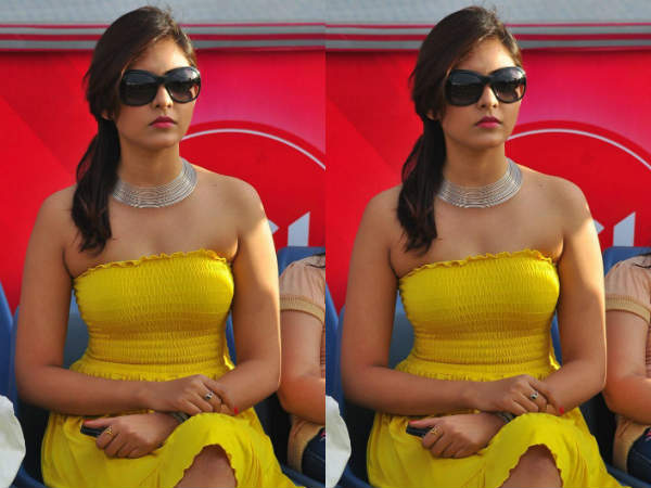 Yummy Yellow Beauties Of Bollywood