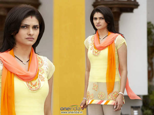 Yummy Yellow Beauties Of Bollywood