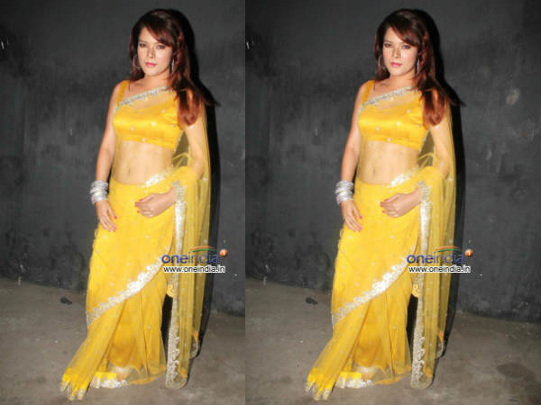 Yummy Yellow Beauties Of Bollywood