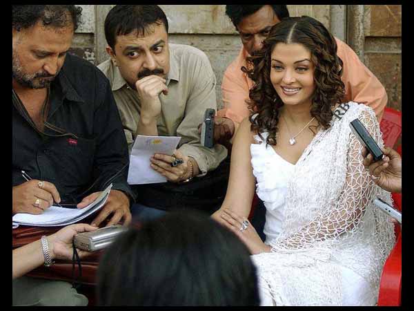 Aish In White