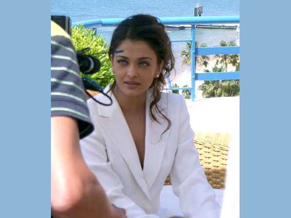 Aish In White