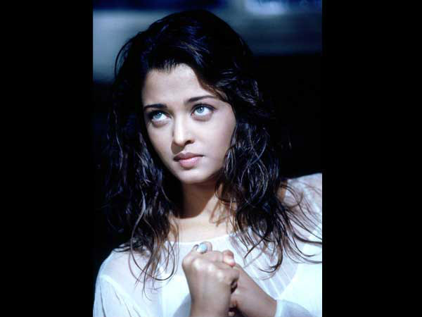 Aish In White