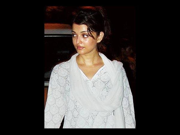 Aish In White
