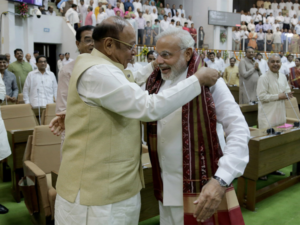 મિત્રએ આપી વિદાય