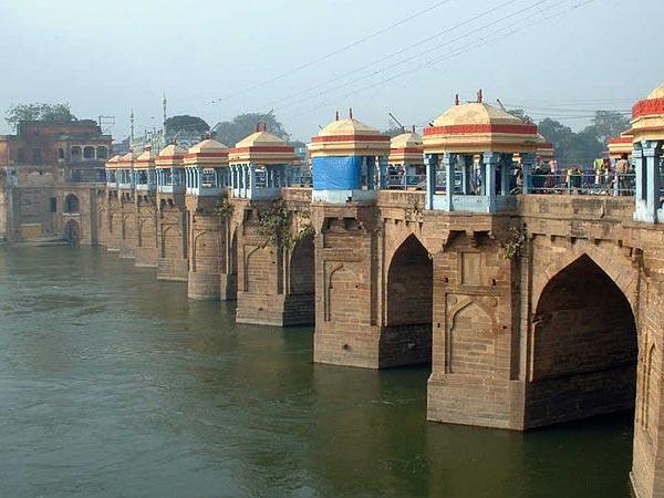 જૌનપુર શાહી પુલ