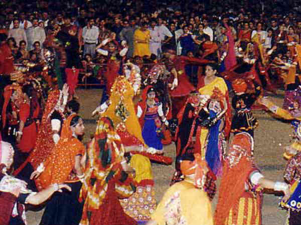 ગોધરામાં દૂર દૂરથી મુસ્લિમો ગરબા રમવા આવે છે