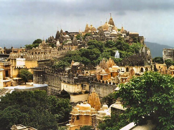પાલિતાણાના ભવ્ય દેરાસર