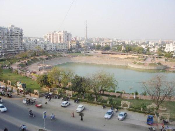 વસ્ત્રાપુર તળાવ