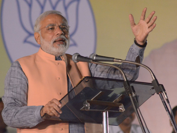 કોંગ્રેસ-એનસીપી ગઠબંધન સરકાર પર પ્રહાર