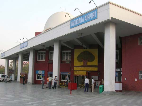 વડોદરા હવાઇ મથક