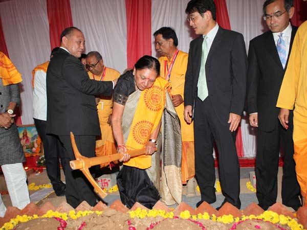સરકારના સહકારથી પ્રભાવિત
