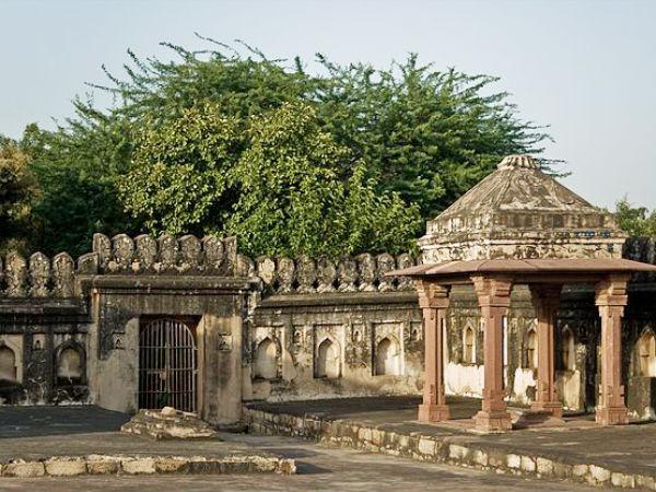 જમાલી કમાલી મકબરો, નવી દિલ્હી