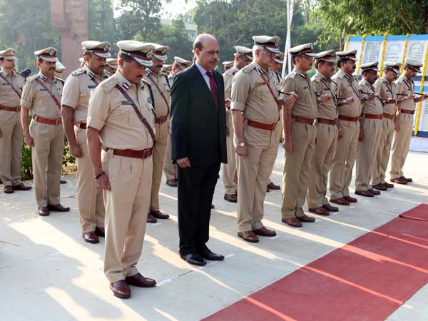 શહીદોને અર્પિત કરાઇ શ્રધ્ધાંજલિ