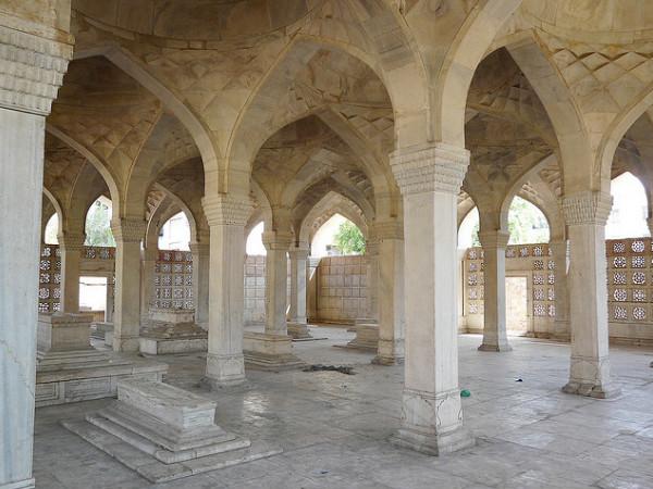 ચૌસઠ ખમ્ભા