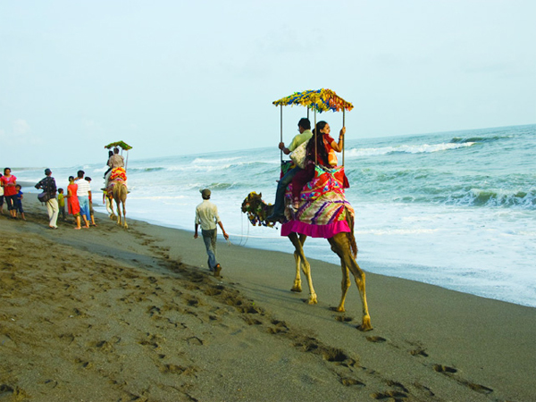 મંદિરની ખ્યાતિથી લલચાઈને લુંટ