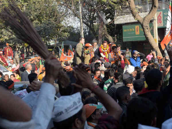 આપ અને બીજેપી સમર્થક