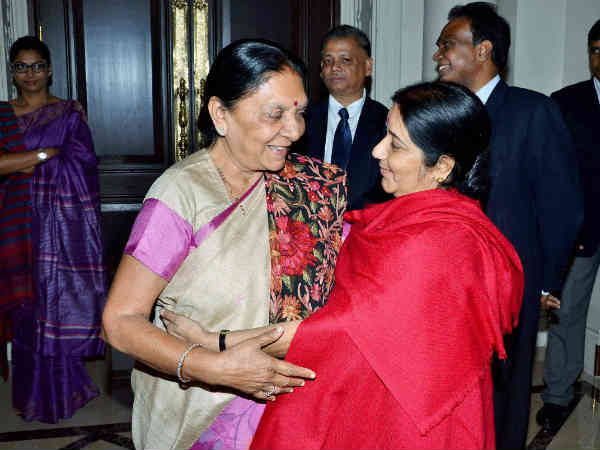 આનંદીબેન પટેલ અને સુષમા સ્વરાજ