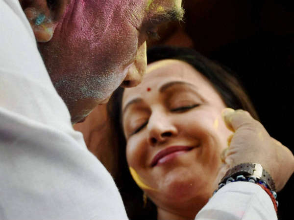 બૂરા ના માનો હોલી હૈ!