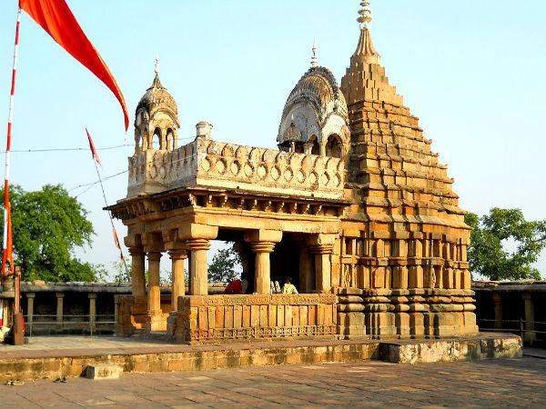 3- ચોસઠ યોગિની મંદિર, જબલપુર