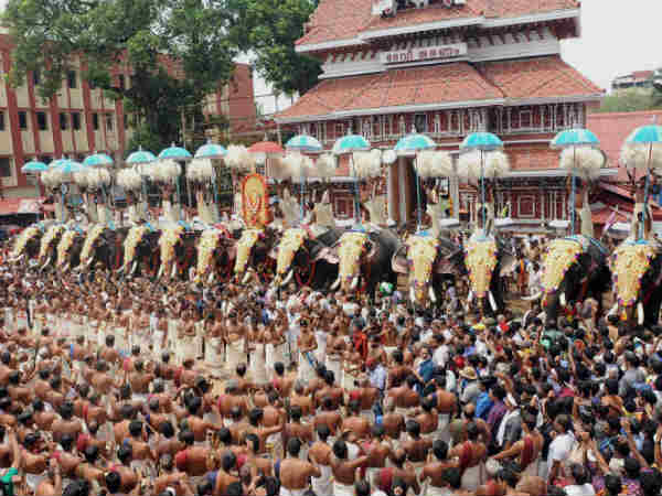 15 હાથીઓ લઇ ભગવાન સવારી પર ઉપડ્યા