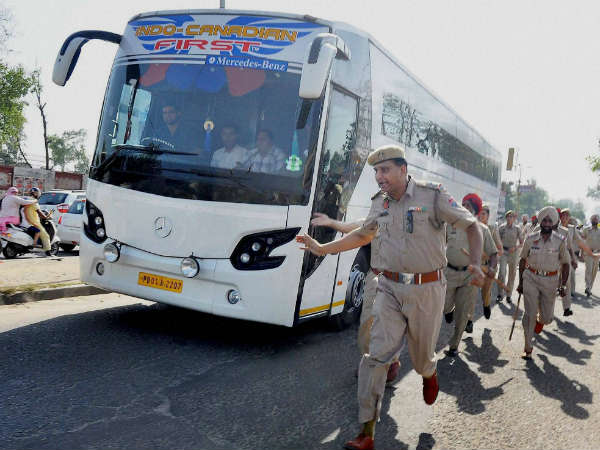 આપ રોકી જલંધરમાં બસ