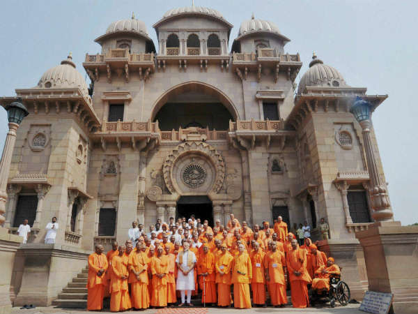 બેલૂર મઢમાં પહોંચ્યા મોદી