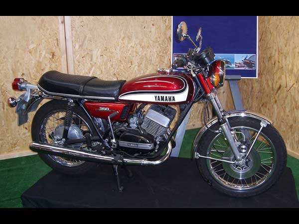 યામાહા RD350B