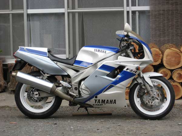 યામાહા FZR 1000