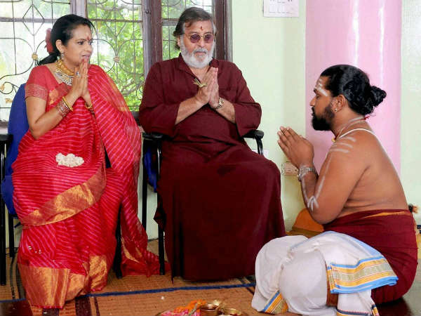 વિનોદ ખન્નાની 25મી લગ્ન વર્ષગાંઠ