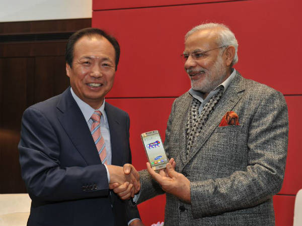 સેમસંગના પ્રમુખ જોંગ ક્યૂ શિનને મળ્યા મોદી