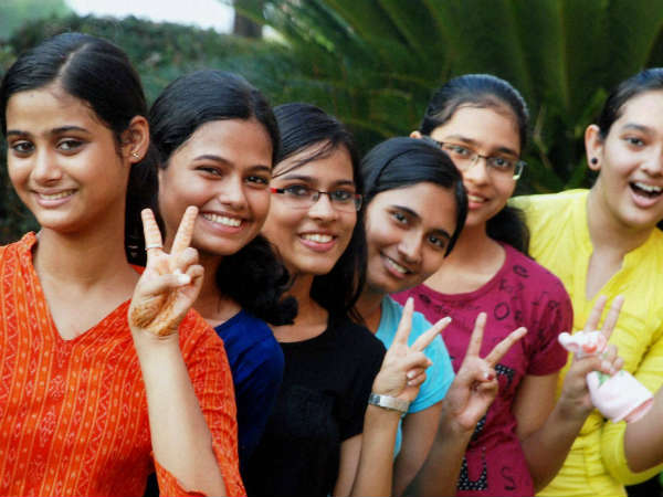 CBSE 10માં રિજલ્ટ બહાર છોકરીઓએ જીતી બાજી