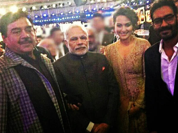 મોદીની સાથે