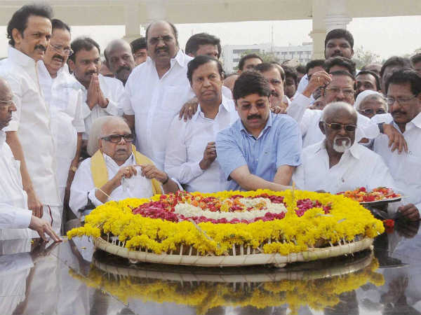 સી.એન. અન્નાદુરાઇને અપાઇ શ્રદ્ધાજંલિ