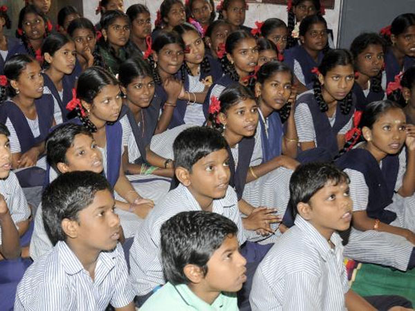 જ્યારે તમારી વાતો પતે ત્યારે કહેજો