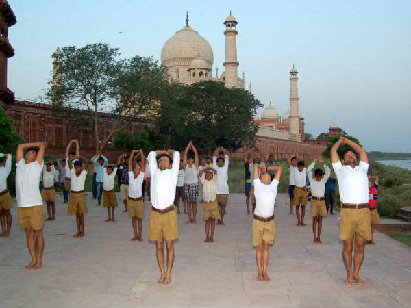 આગ્રામાં RSSએ કર્યું યોગ
