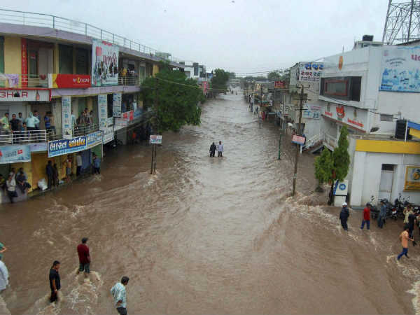 ગોંડલમાં પૂરે 3 લોકોના પ્રાણ લીધા
