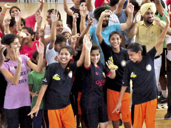 સતમાન સિંહે બન્યા NBA ફૂટબોલ ટીમના ખેલાડી