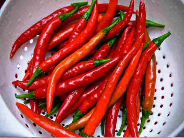 કાળા મરી અને લાલ મરચું