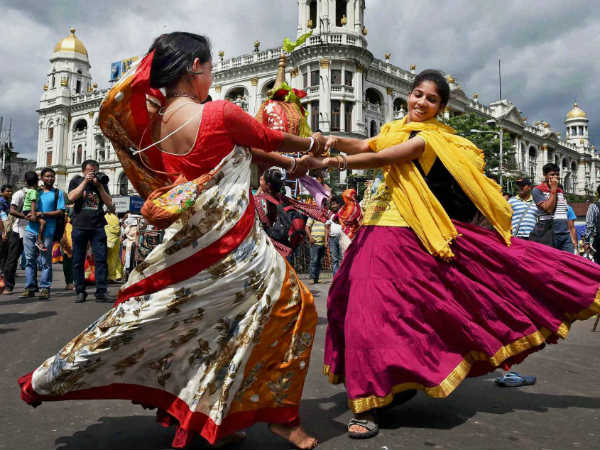 કોલકત્તામાં ઇસ્કોન દ્વારા કરાઇ રથ યાત્રાની ઉજવણી