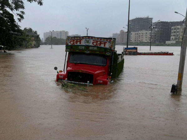 ઠાણેની ભયાનક તસવીર